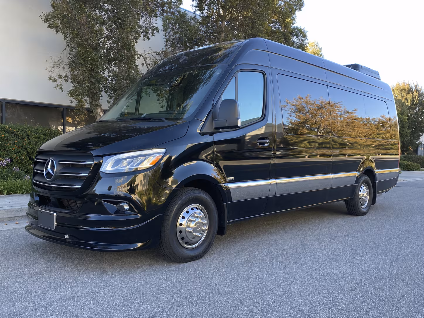Pembroke Pines Airport Shuttle & Transportation party bus exterior